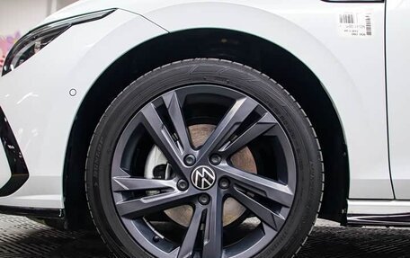 Volkswagen Golf VIII, 2023 год, 1 980 000 рублей, 21 фотография
