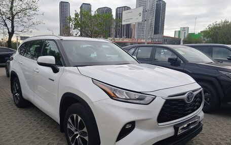 Toyota Highlander, 2022 год, 5 095 000 рублей, 4 фотография
