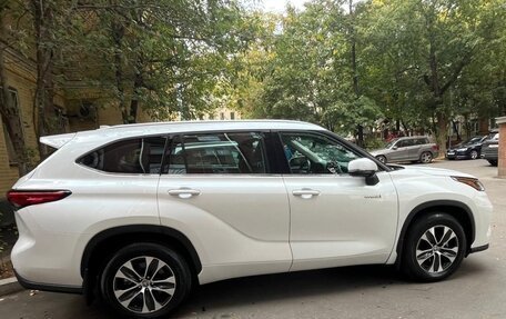 Toyota Highlander, 2022 год, 5 095 000 рублей, 2 фотография