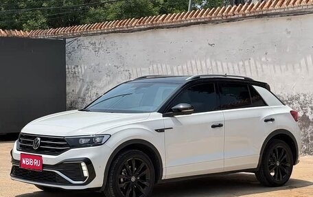 Volkswagen T-Roc I, 2022 год, 1 530 000 рублей, 1 фотография