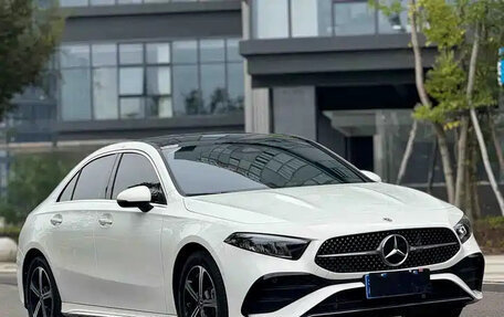 Mercedes-Benz A-Класс, 2022 год, 1 830 000 рублей, 2 фотография