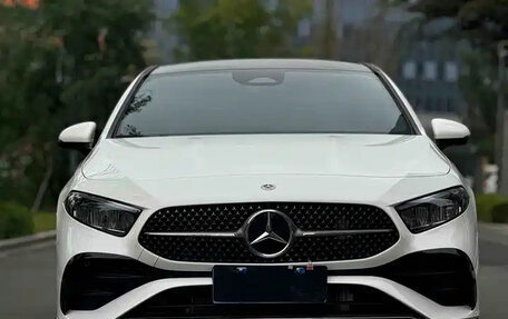 Mercedes-Benz A-Класс, 2022 год, 1 830 000 рублей, 3 фотография