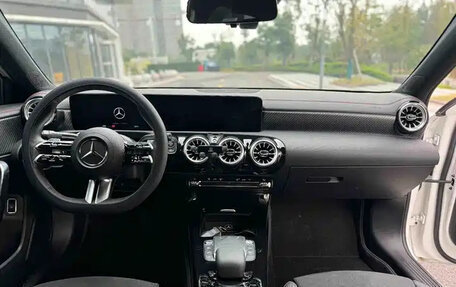 Mercedes-Benz A-Класс, 2022 год, 1 830 000 рублей, 6 фотография