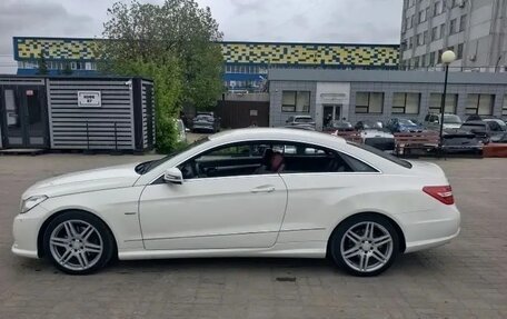 Mercedes-Benz E-Класс, 2012 год, 1 900 000 рублей, 3 фотография