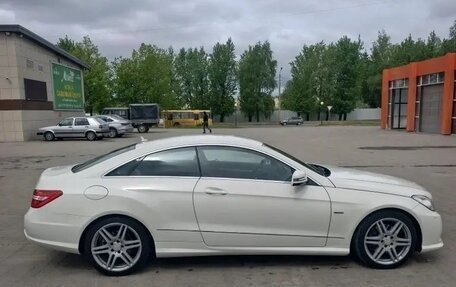 Mercedes-Benz E-Класс, 2012 год, 1 900 000 рублей, 4 фотография