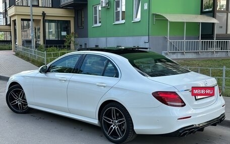 Mercedes-Benz E-Класс, 2016 год, 2 230 000 рублей, 3 фотография