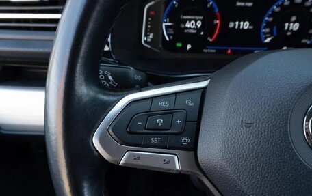 Volkswagen Multivan T6 рестайлинг, 2020 год, 5 950 000 рублей, 21 фотография