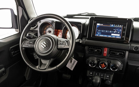 Suzuki Jimny, 2020 год, 2 640 000 рублей, 27 фотография