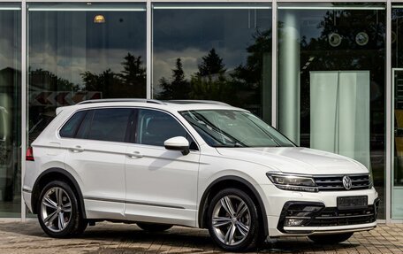 Volkswagen Tiguan II, 2020 год, 3 095 000 рублей, 3 фотография