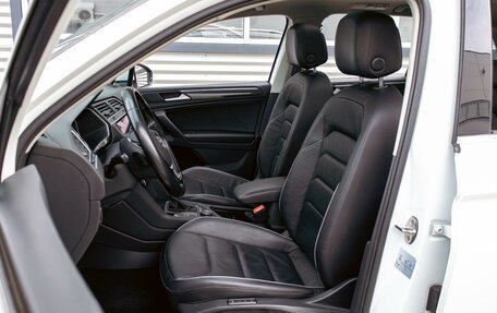 Volkswagen Tiguan II, 2020 год, 3 095 000 рублей, 11 фотография