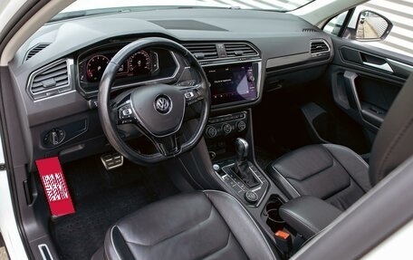 Volkswagen Tiguan II, 2020 год, 3 095 000 рублей, 13 фотография