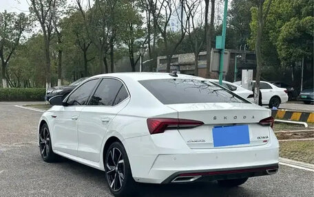 Skoda Octavia IV, 2022 год, 1 700 000 рублей, 4 фотография