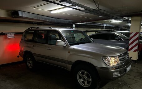 Toyota Land Cruiser 100 рестайлинг 2, 2001 год, 1 950 000 рублей, 2 фотография