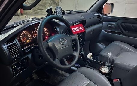 Toyota Land Cruiser 100 рестайлинг 2, 2001 год, 1 950 000 рублей, 4 фотография