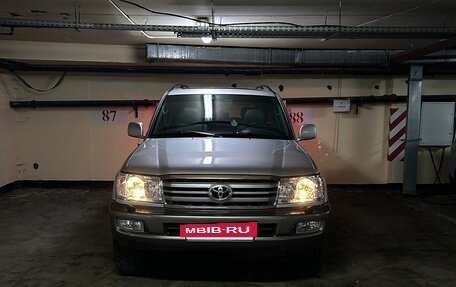 Toyota Land Cruiser 100 рестайлинг 2, 2001 год, 1 950 000 рублей, 3 фотография