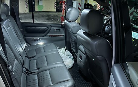 Toyota Land Cruiser 100 рестайлинг 2, 2001 год, 1 950 000 рублей, 10 фотография