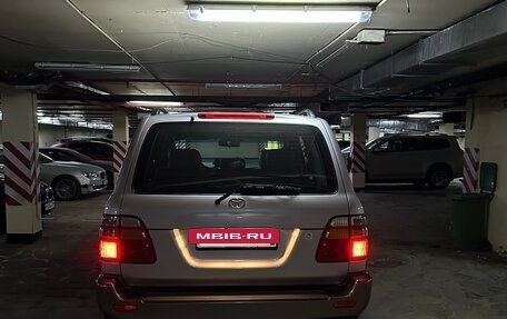 Toyota Land Cruiser 100 рестайлинг 2, 2001 год, 1 950 000 рублей, 7 фотография