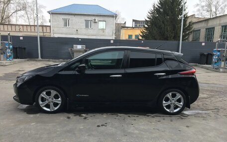 Nissan Leaf II, 2019 год, 1 950 000 рублей, 2 фотография
