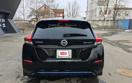 Nissan Leaf II, 2019 год, 1 950 000 рублей, 3 фотография