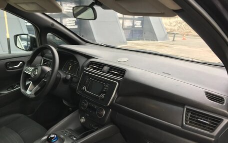 Nissan Leaf II, 2019 год, 1 950 000 рублей, 7 фотография