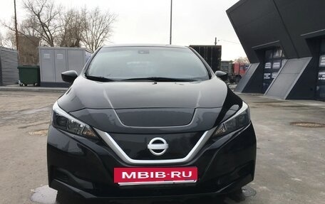 Nissan Leaf II, 2019 год, 1 950 000 рублей, 5 фотография
