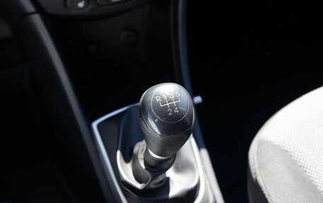 Hyundai Solaris II рестайлинг, 2013 год, 890 000 рублей, 16 фотография