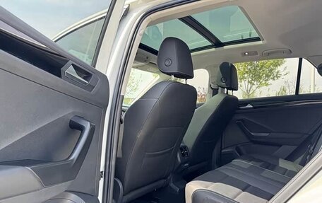 Volkswagen T-Roc I, 2022 год, 1 770 000 рублей, 10 фотография