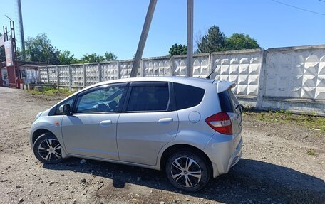 Honda Fit III, 2010 год, 780 000 рублей, 3 фотография