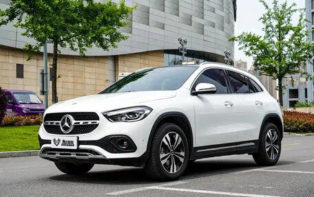 Mercedes-Benz GLA, 2022 год, 2 330 000 рублей, 2 фотография