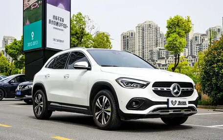 Mercedes-Benz GLA, 2022 год, 2 330 000 рублей, 3 фотография