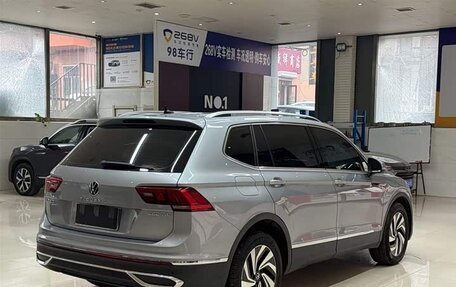 Volkswagen Tiguan II, 2022 год, 2 365 000 рублей, 7 фотография