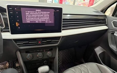 Volkswagen Tiguan II, 2022 год, 2 365 000 рублей, 11 фотография