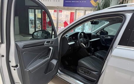 Volkswagen Tiguan II, 2022 год, 2 365 000 рублей, 5 фотография