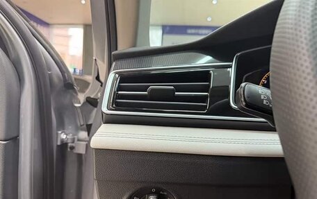 Volkswagen Tiguan II, 2022 год, 2 365 000 рублей, 15 фотография
