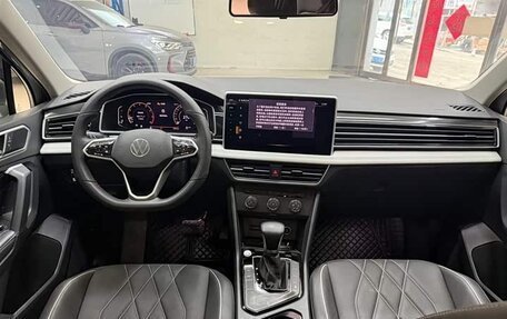 Volkswagen Tiguan II, 2022 год, 2 365 000 рублей, 16 фотография