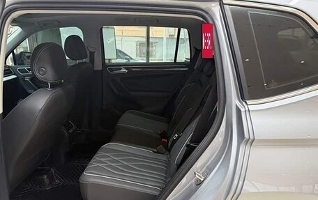 Volkswagen Tiguan II, 2022 год, 2 365 000 рублей, 13 фотография