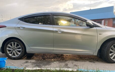 Hyundai Elantra V, 2013 год, 950 000 рублей, 2 фотография