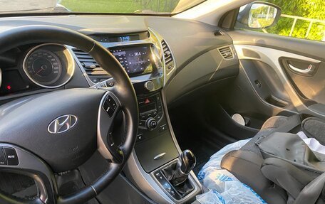 Hyundai Elantra V, 2013 год, 950 000 рублей, 7 фотография