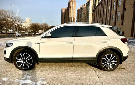 Volkswagen T-Roc I, 2022 год, 1 720 000 рублей, 8 фотография