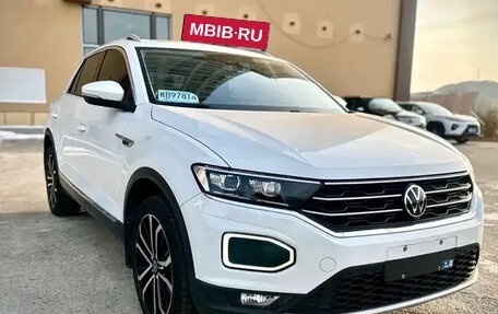 Volkswagen T-Roc I, 2022 год, 1 720 000 рублей, 3 фотография