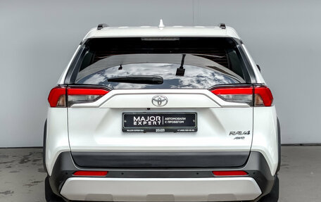 Toyota RAV4, 2024 год, 3 950 000 рублей, 6 фотография