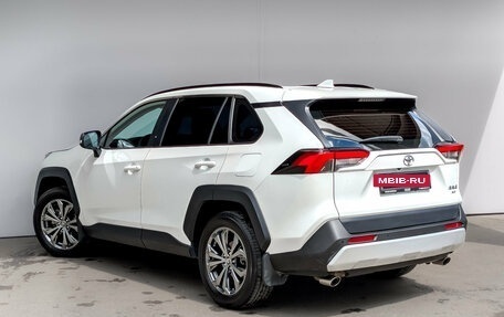 Toyota RAV4, 2024 год, 3 950 000 рублей, 7 фотография