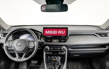 Toyota RAV4, 2024 год, 3 950 000 рублей, 14 фотография