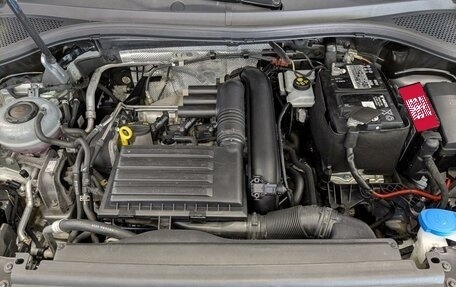 Volkswagen Tiguan II, 2020 год, 2 600 000 рублей, 9 фотография