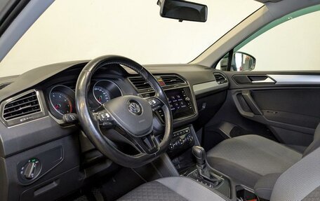 Volkswagen Tiguan II, 2020 год, 2 600 000 рублей, 16 фотография