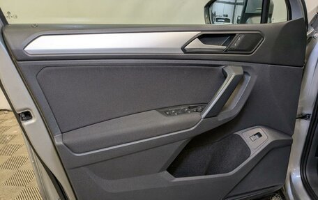 Volkswagen Tiguan II, 2020 год, 2 600 000 рублей, 19 фотография