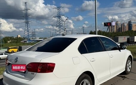 Volkswagen Jetta VI, 2014 год, 1 200 000 рублей, 2 фотография