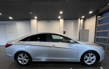 Hyundai Sonata VI, 2010 год, 885 000 рублей, 2 фотография