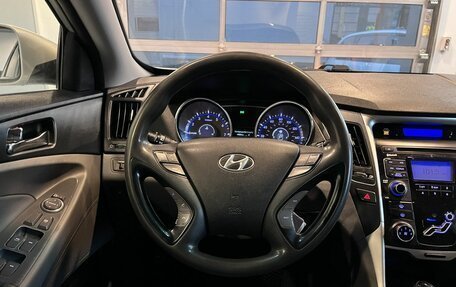 Hyundai Sonata VI, 2010 год, 885 000 рублей, 10 фотография