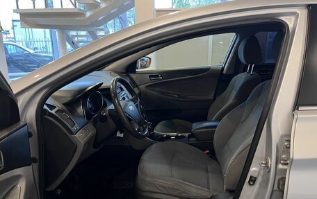 Hyundai Sonata VI, 2010 год, 885 000 рублей, 16 фотография